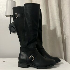 NWT! Torrid Knee Black Boots